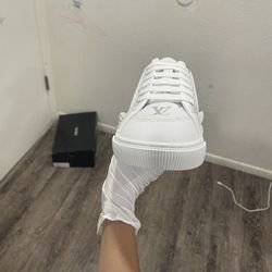 Brand New Louis Vuitton 