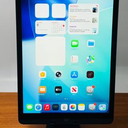 Apple iPad 8 128GB 10.2” Display Fully Functional