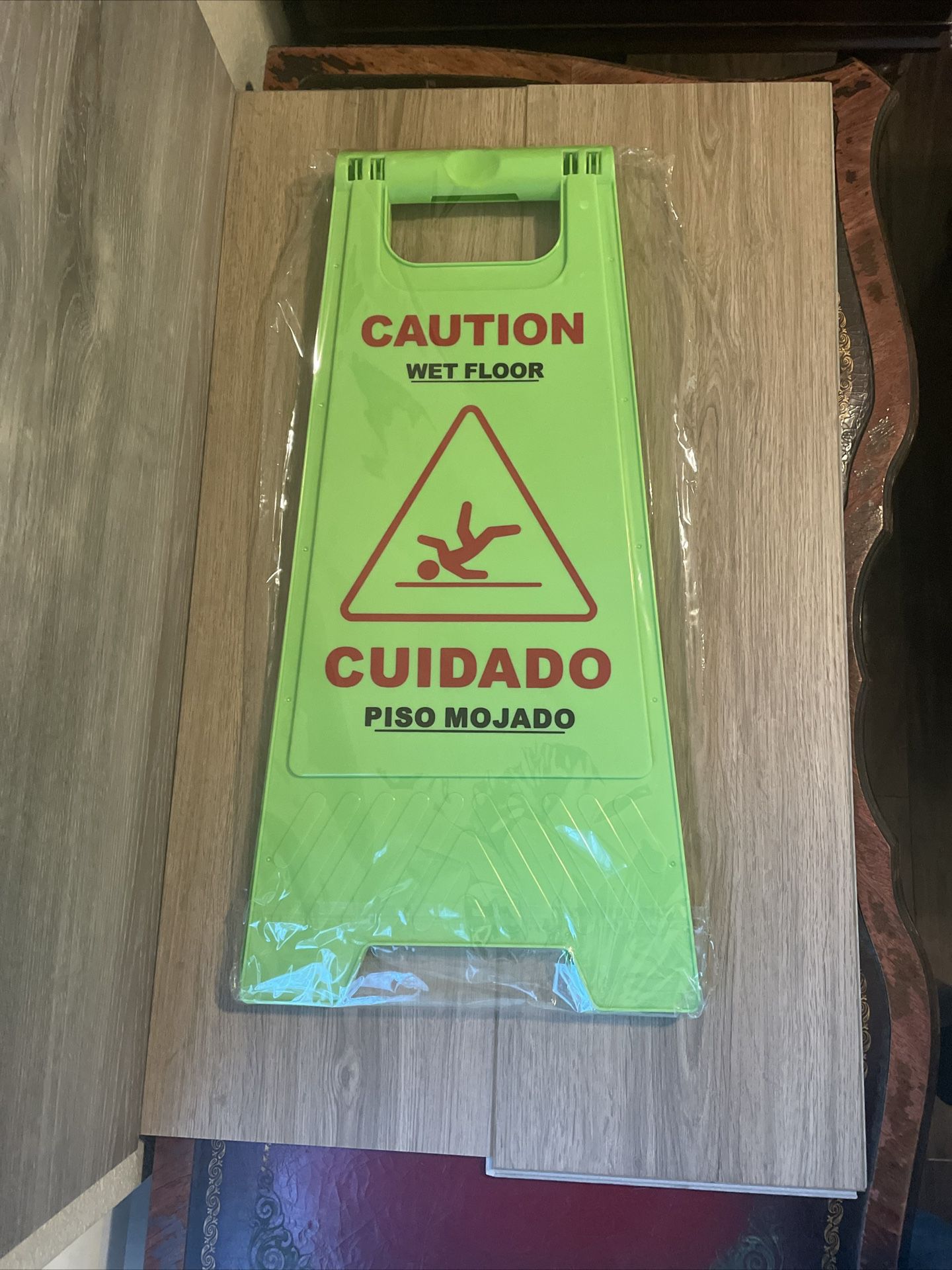 Folding Wet Floor Sign Bilingual 