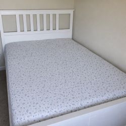 Full Sized Bed With Mattress