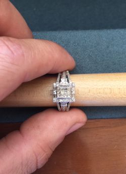 Brand new womens ring