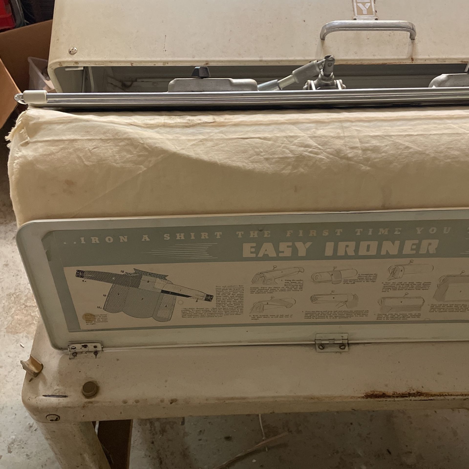 Easy Ironer Commercial Use Allows Operator To Sit