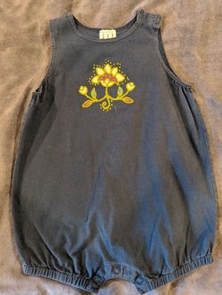 Gap outfit Size 18-24 months