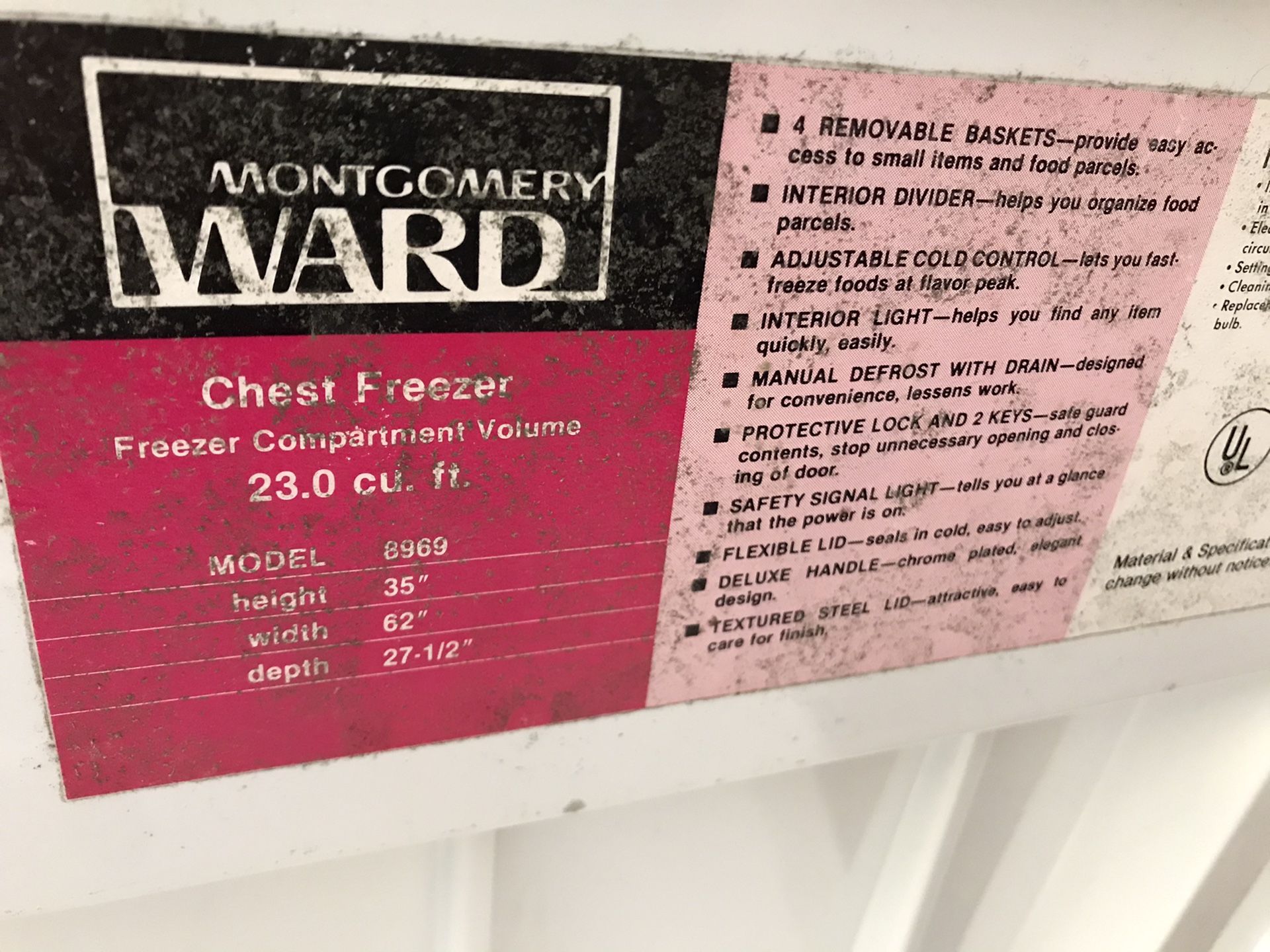 Chest freezer Montgomery Ward 23 cubic foot deep freezer for Sale in