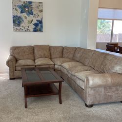 Top Grain Leather, Down Filled cushions in excellent shape