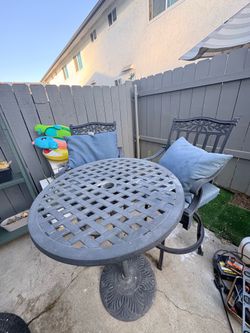 Outdoor table and chairs