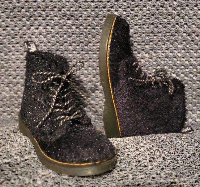 Junior 1460 Pascual Tinsel Fur Lace Black Kids Boots Size 2 $20