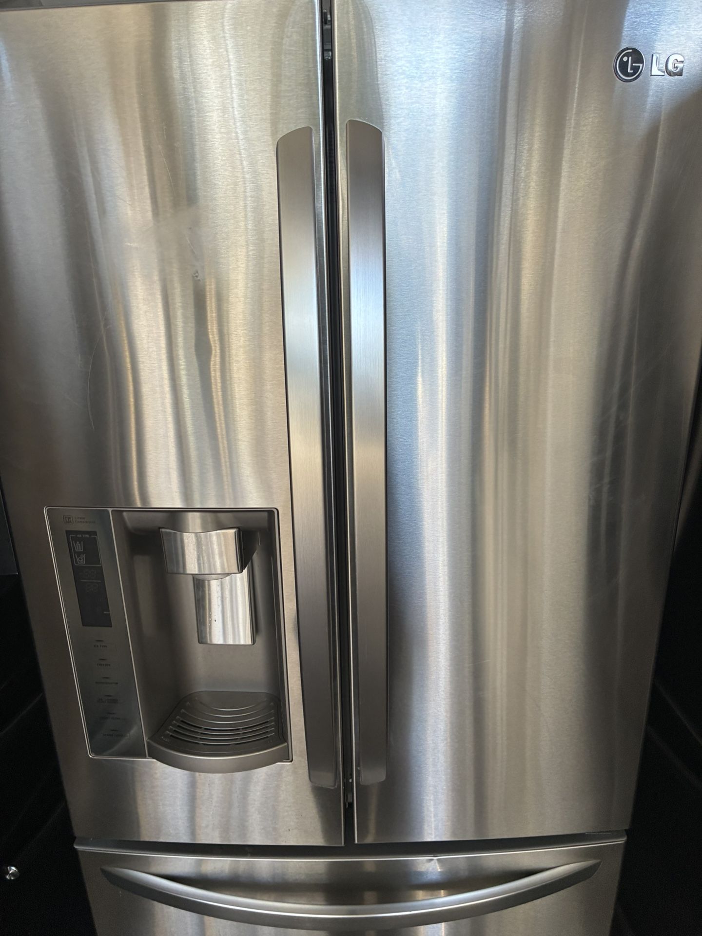 REFRIGERATOR LG 33” 3 doors