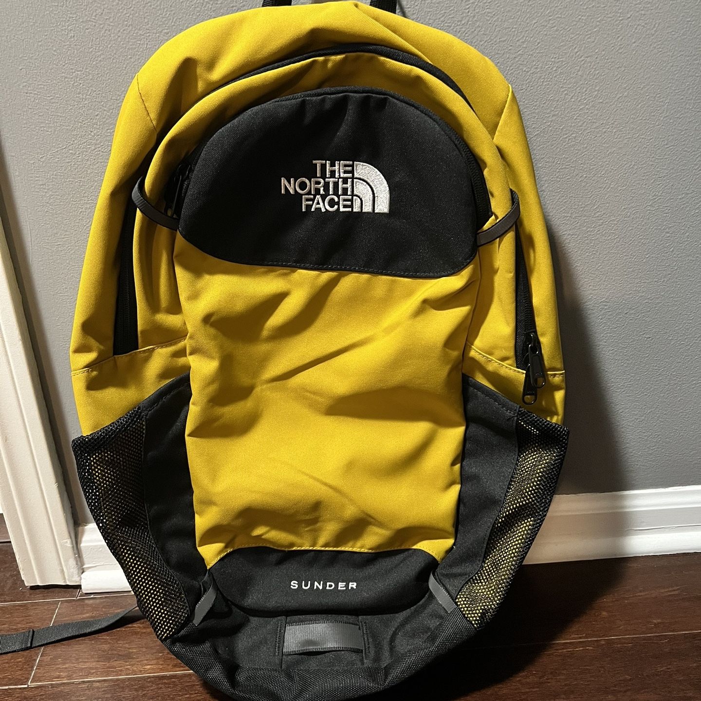 north face backpack sunder The Women's Surge, TNF Navy/Meld Grey, One Size Electronics offering 360 degrees of reflectivity to ensure visibility in low Sunder Backpack