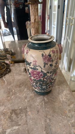 Decorative vase