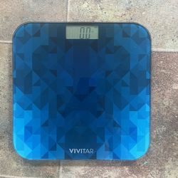 DIGITAL BATHROOM SCALE Vivitar