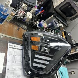 HYUNDAI KONA OEM ORIGINAL RIGHT PASSENGER LED HEADLIGHT ASSEMBLY 2024-2025