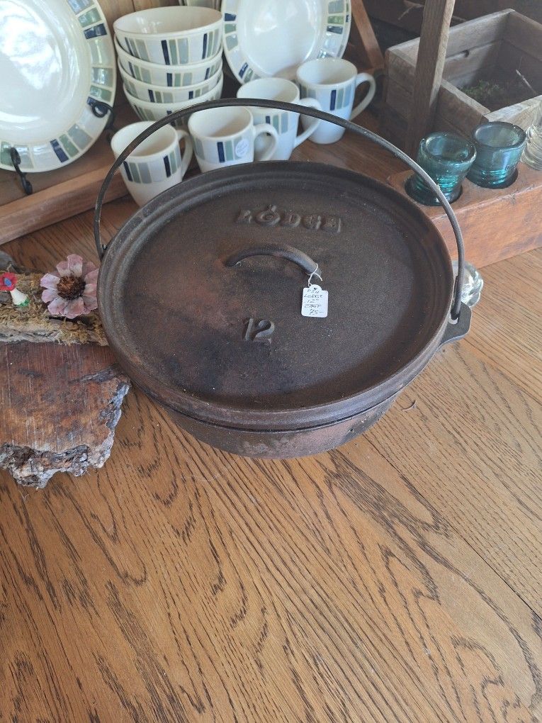 Lodge #12 Cast Iron Dutch Oven