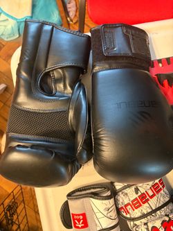 Adult boxing gloves