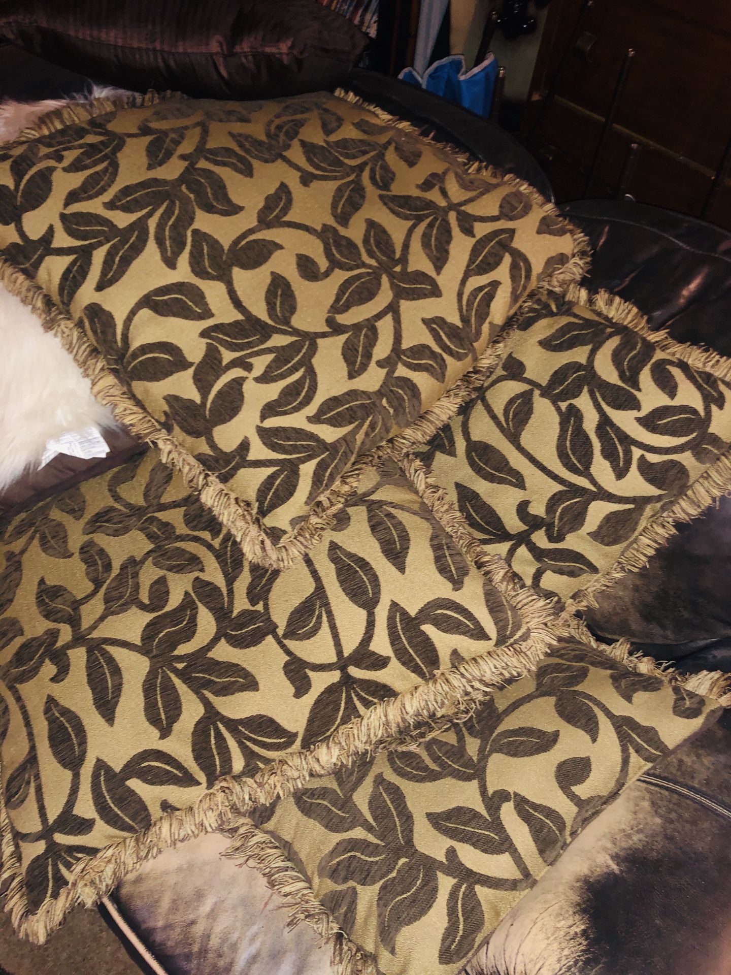 4 beautiful accent pillows brown and beige