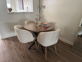 Dining Table & 4 Chairs