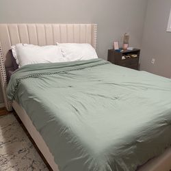 Queen bed and Bedframe