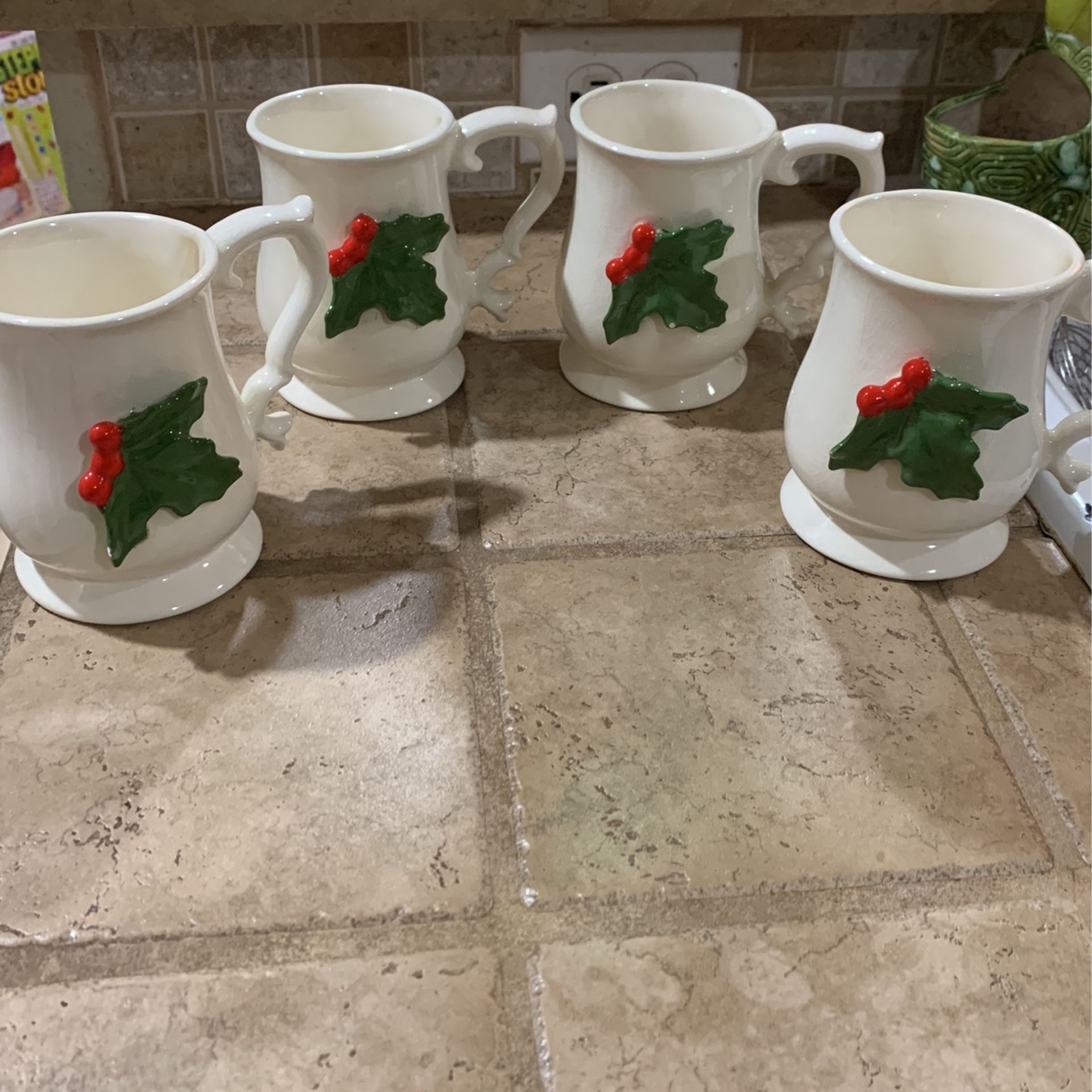 Vintage Christmas Holiday Holly Berry Ceramic Set Of 4
