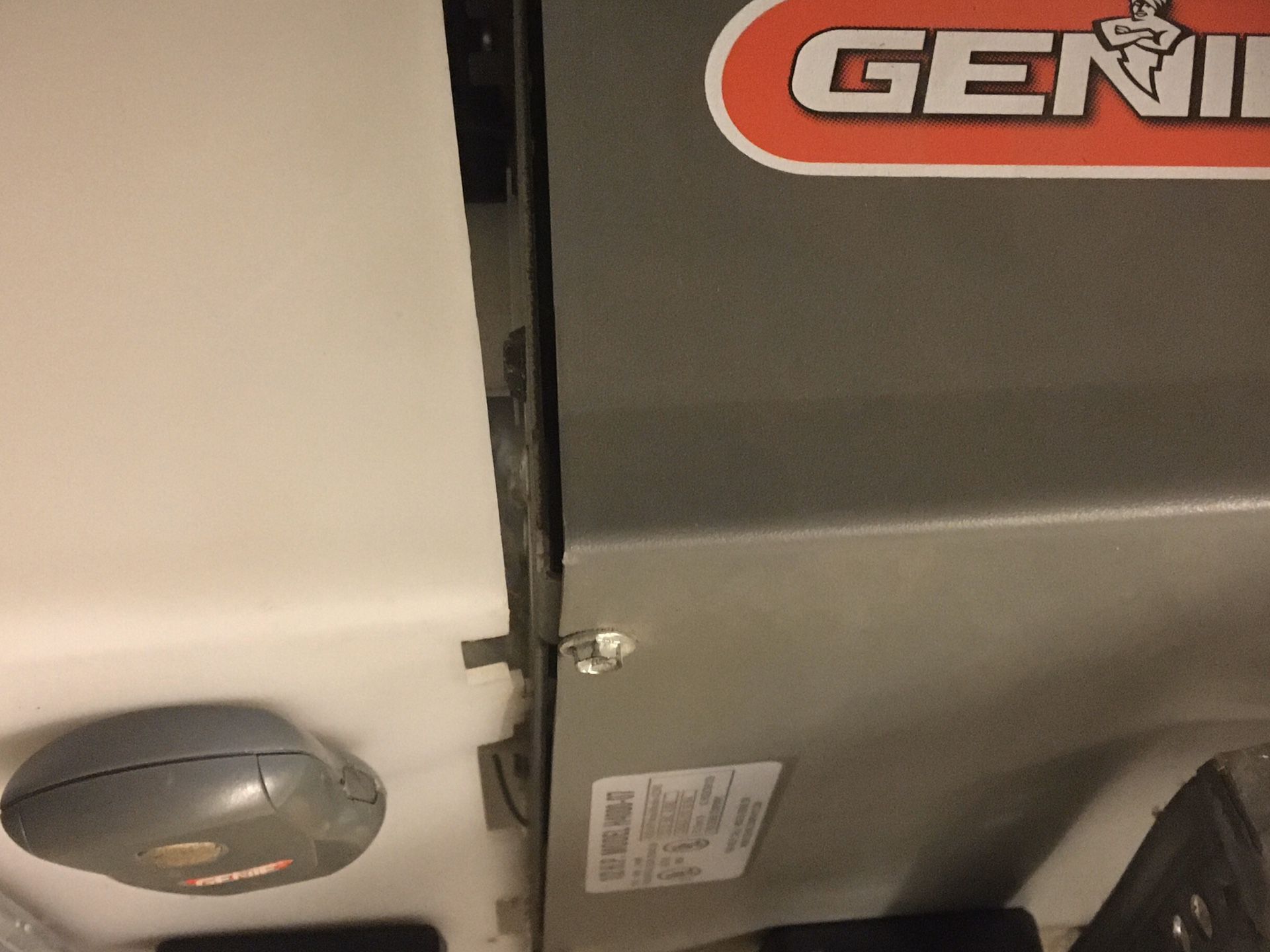 Genie 1/2 HP screw drive garage door opener PRICE DROP