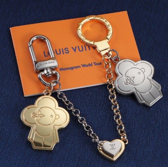Lv Couple Keychain Gold And Silver