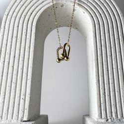 Chain Double Buckle Horseshoe Pendant Necklace for women 18k plated stainless steel