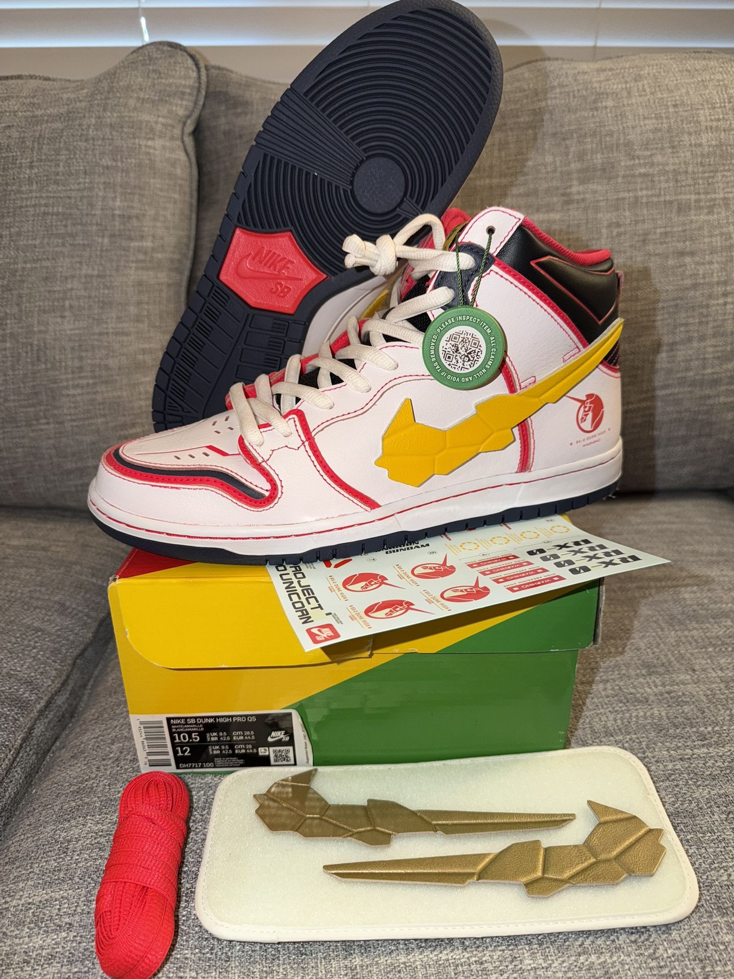 DS Size 10.5 Nike Gundam Project Unicorn