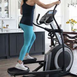 Like New Elliptical Preform smart endurance 1520 E