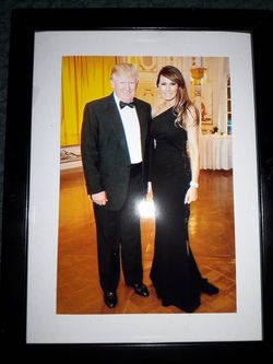 PRESIDENT & FIRST LADY MELANIA TRUMP PICTURE