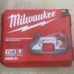 Milwaukee Deep Cut Variable Speed Band Saw Kit 