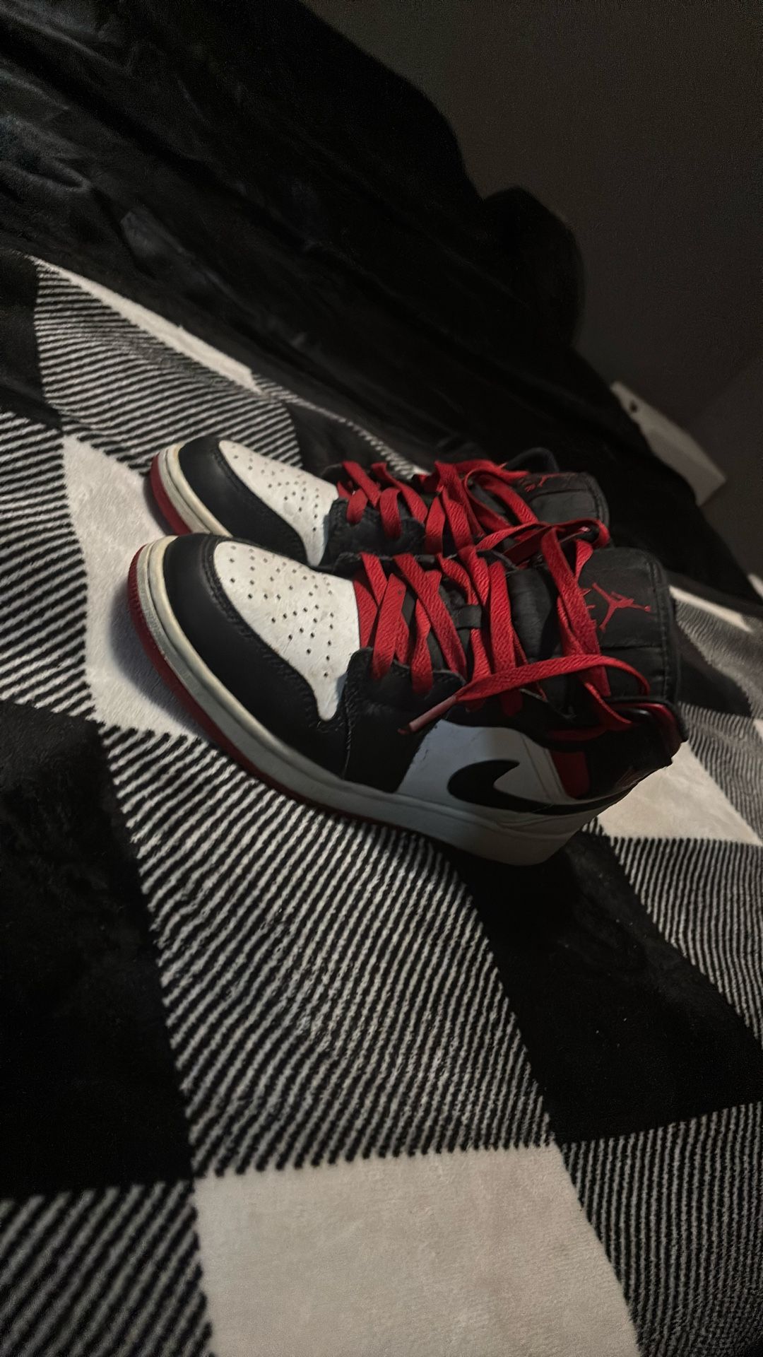 Kid Jordan Ones Size 4.5 Y