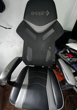 Emerge Vomax Leather Gaming Chair