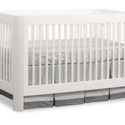 Sorelle Convertable Crib -Toddler Bed and Changing Table