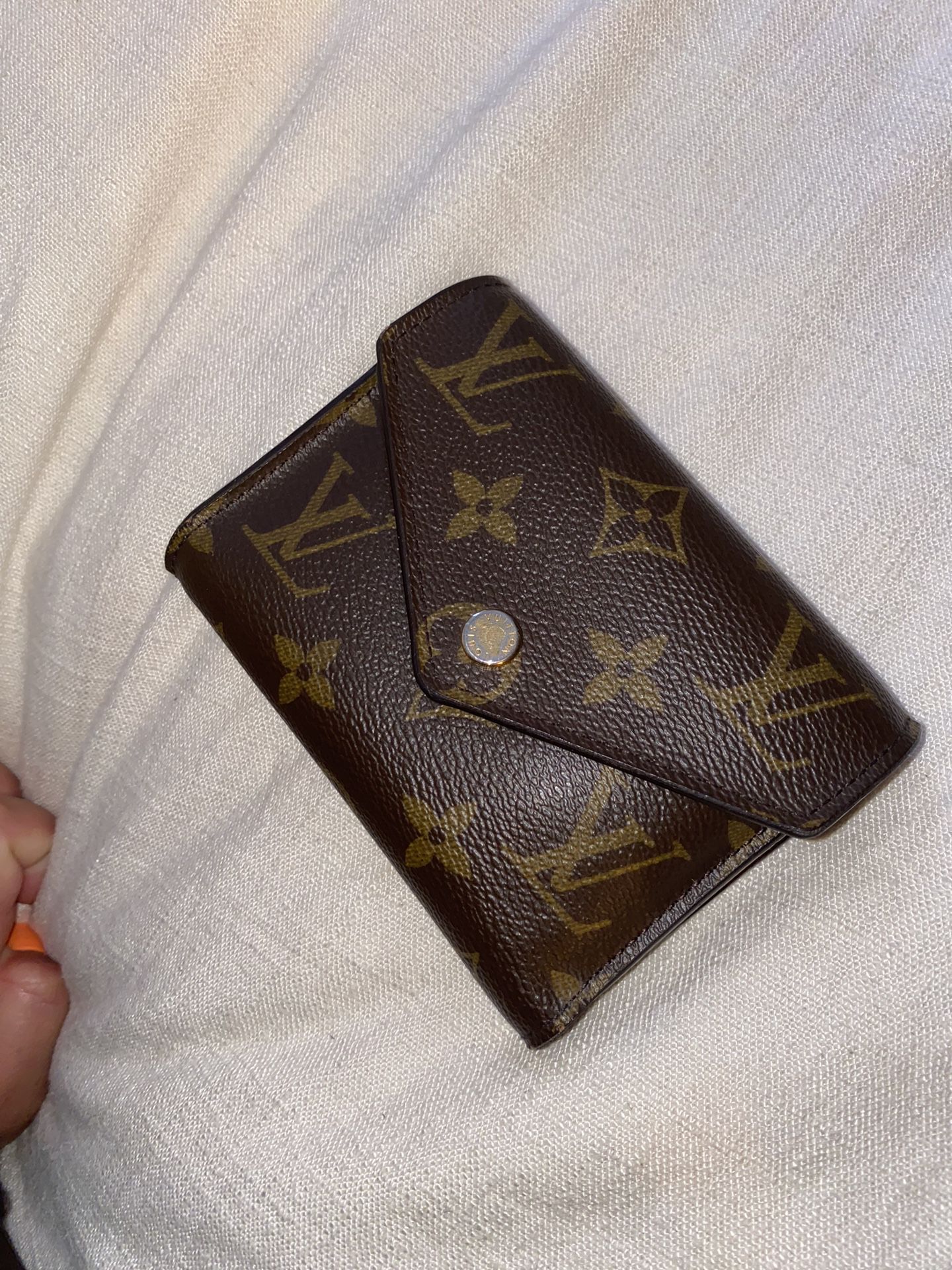 Small Louis Vuitton Wallet for Sale in San Diego, CA - OfferUp