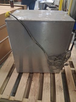 The Alto-Shaam 500-S Halo Heat Low Temp Holding Cabinet