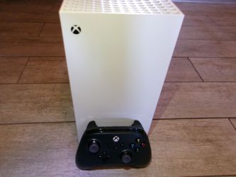 Xbox Series X *LIKE NEW*