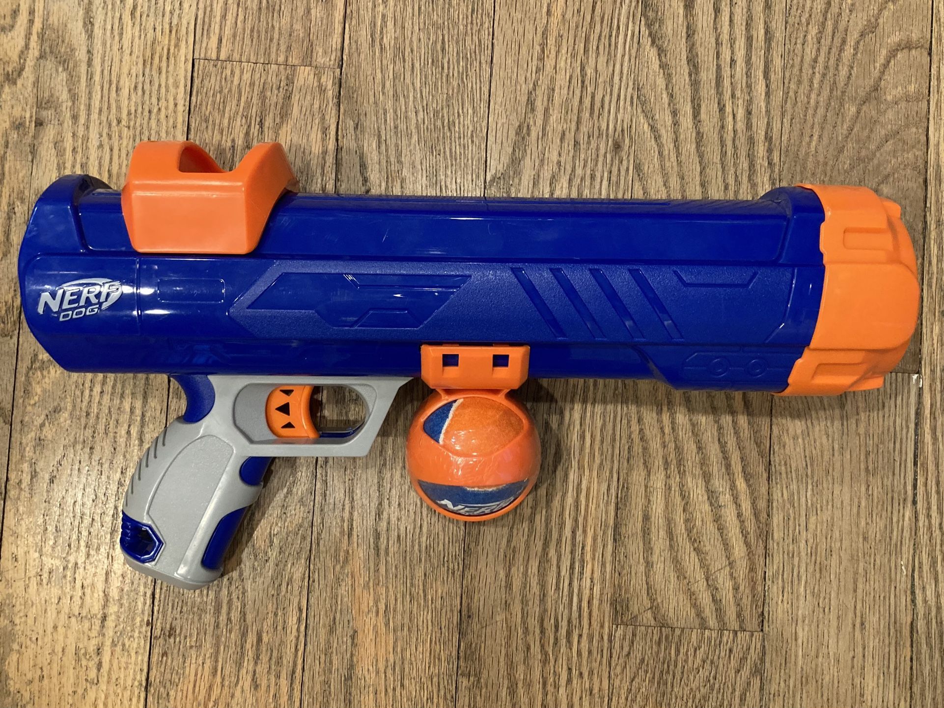 Brand New Nerf Dog Fetch Gun W/ Ball