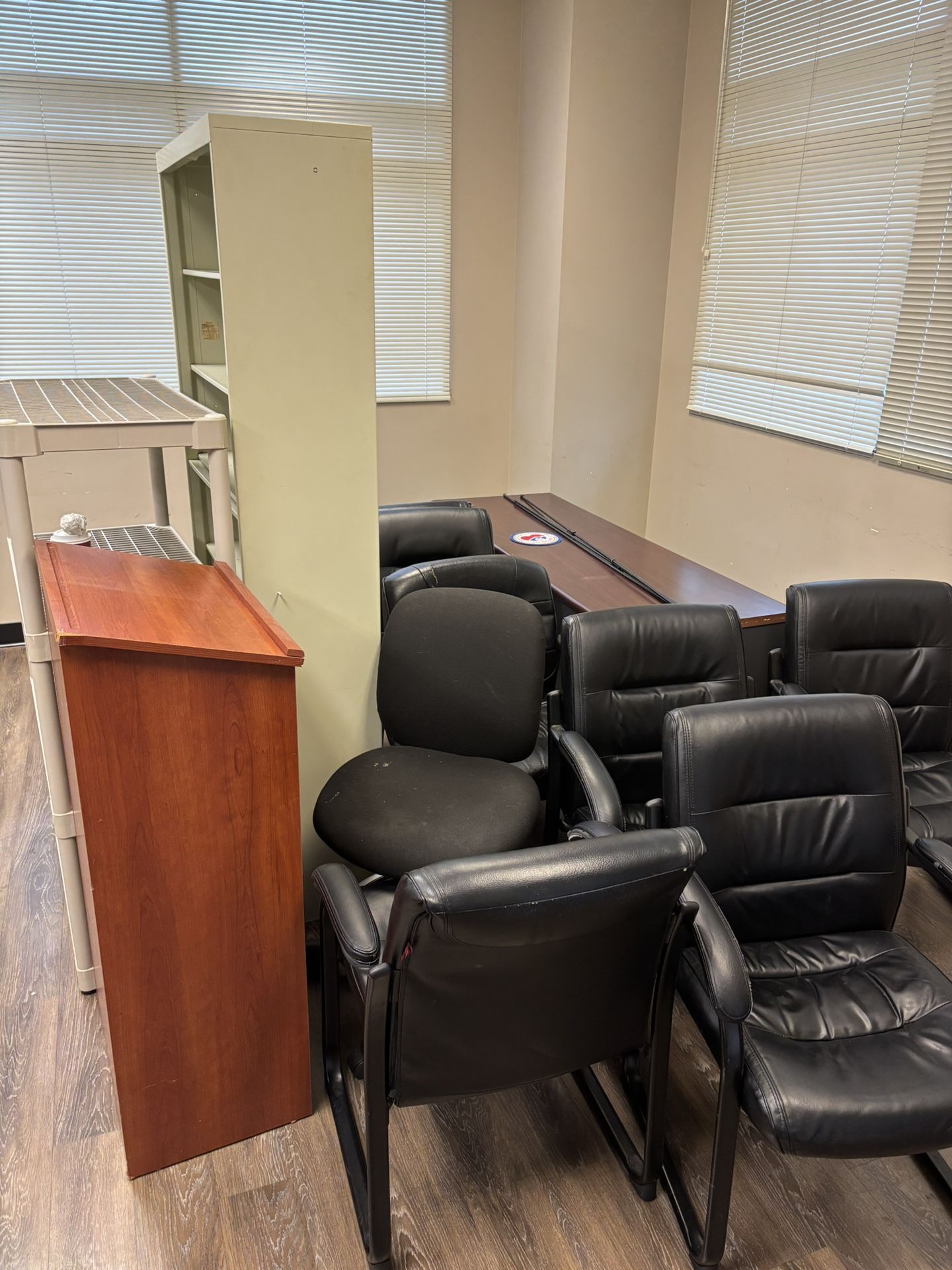 Office Chairs Shelves And Desk