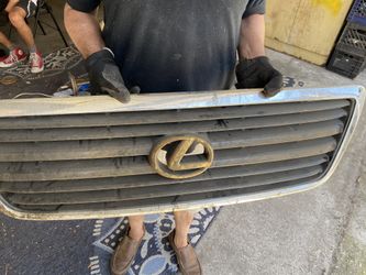 Lexus Grille