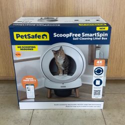 PETSAFE SCOOP FREE SMART SPIN SELF-CLEANING LITTER BOX (WHITE).