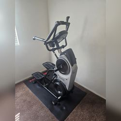 2020 Bowflex Max Trainer M6, Like New Condition, Includes Mat – San Bernardino County, CA