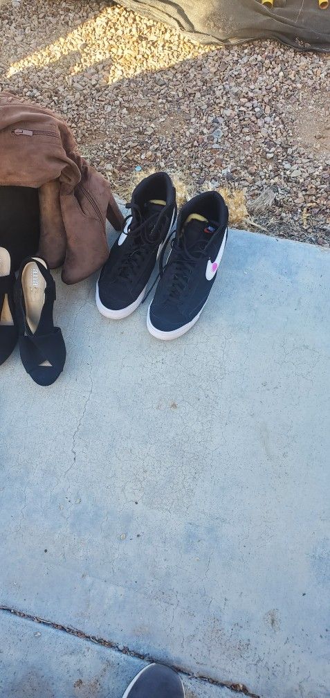 Size 12 Nike