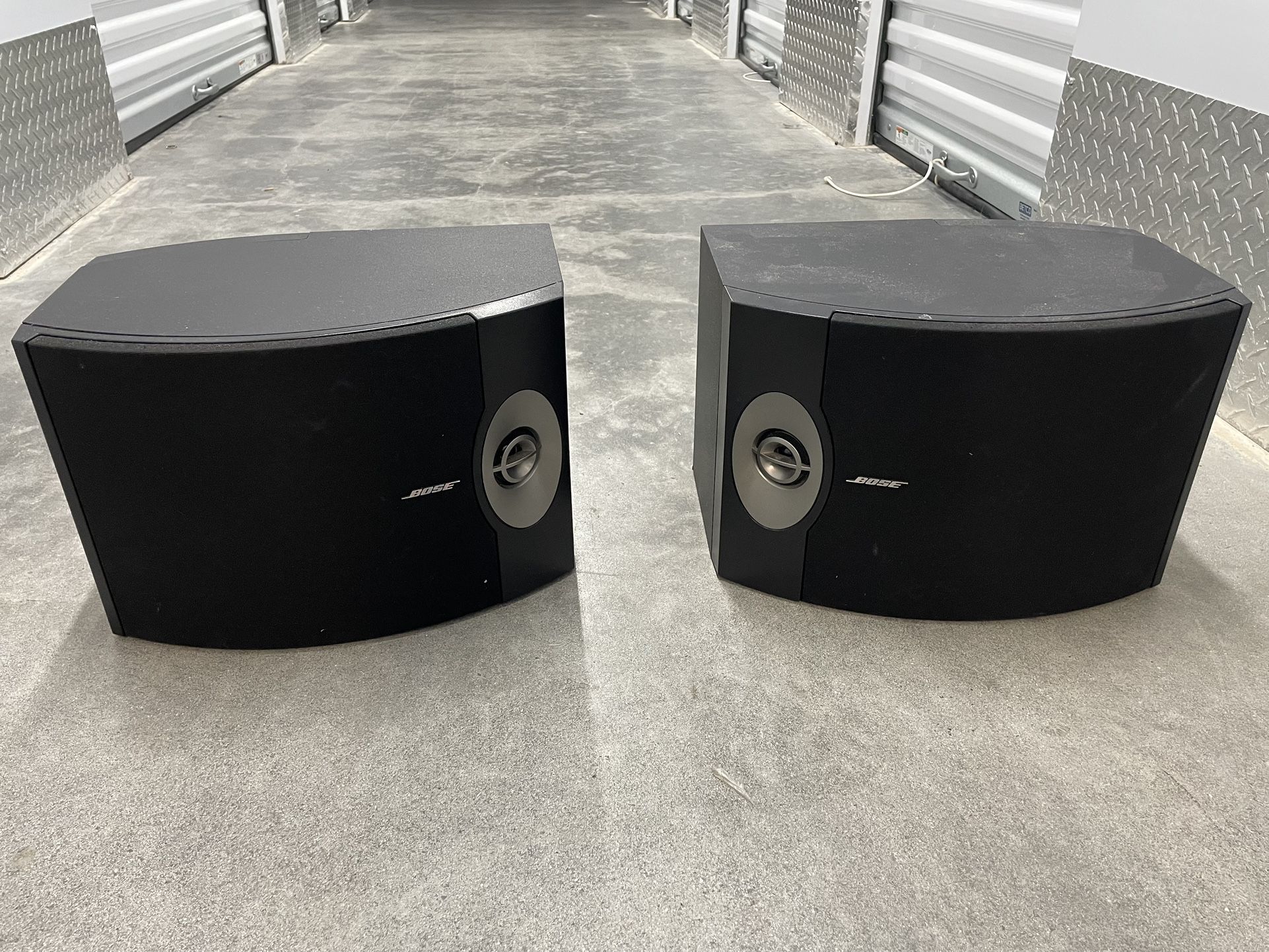 Bose 301 Bookshelf Speakers