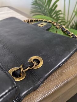 RARE Chanel Medallion Flap Purse for Sale in Los Angeles, CA - OfferUp