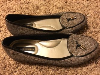 Size 8 like new black/gray flats