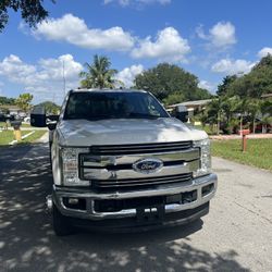 Ford F350  LARIAT  6.7 Turbo Diesel 