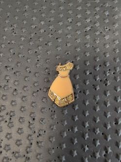 Lounge fly mystery princess pins