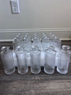 Set of 20 Glass Bud Vases Small Mini Flower Vases for Centerpieces Clear Vintage Bud Vases Bulk for Wedding Reception Table Decorations Home Decor Liv