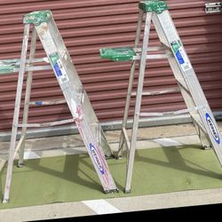 Up You GO! (Lot Of 2) Werner 4ft. Tall 225lb. Capacity Type II Aluminum Step Ladders, Silver 