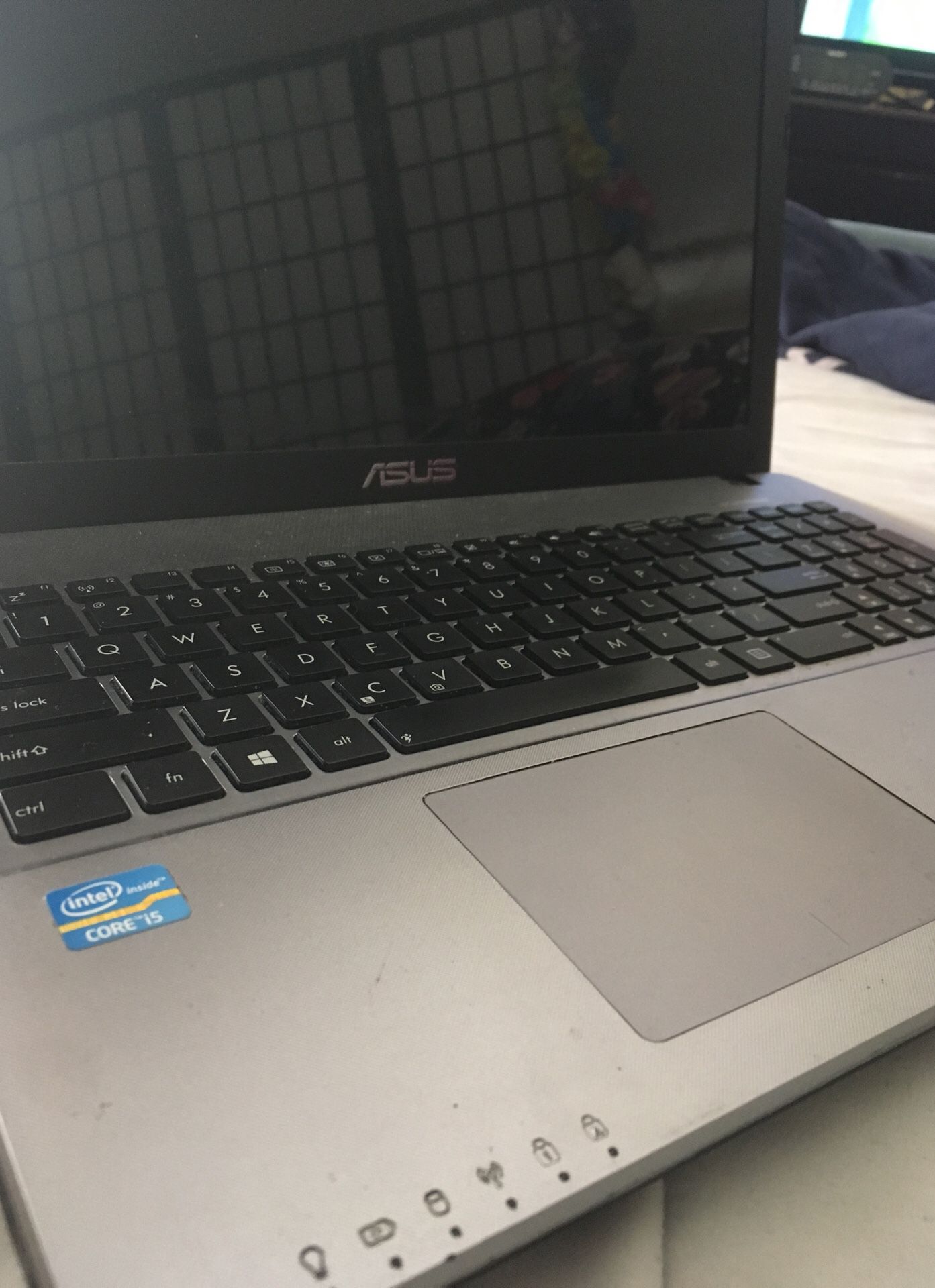 Asus notebook in good working condition. i5 processor. $225
