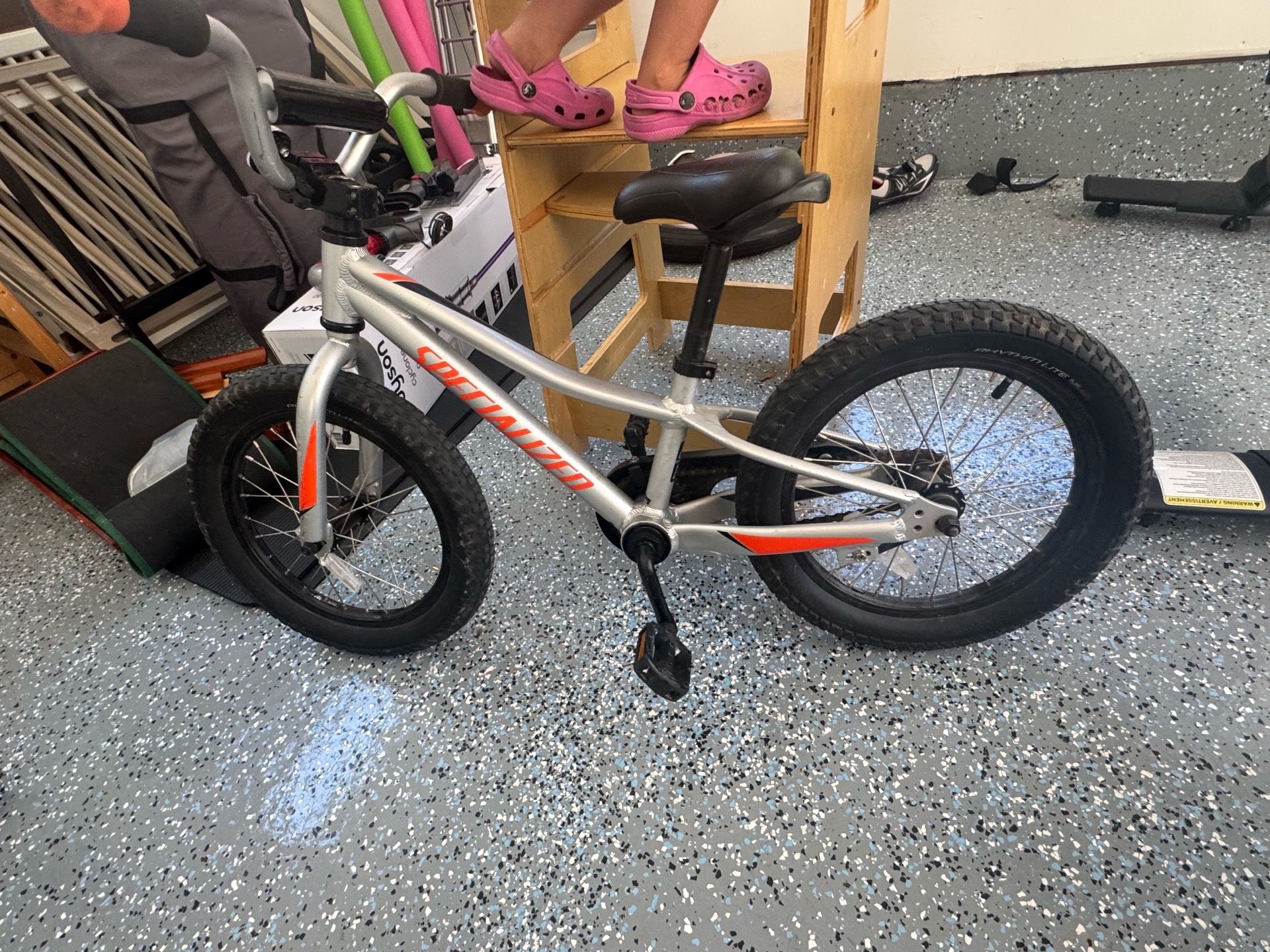 Kids specialized bike for 3-4yr olds.